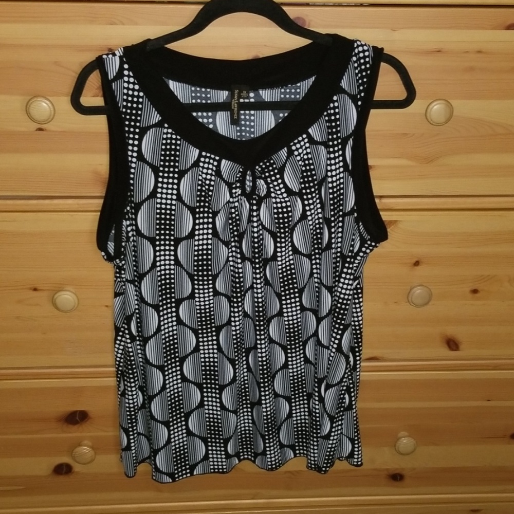 Black and White geo tank